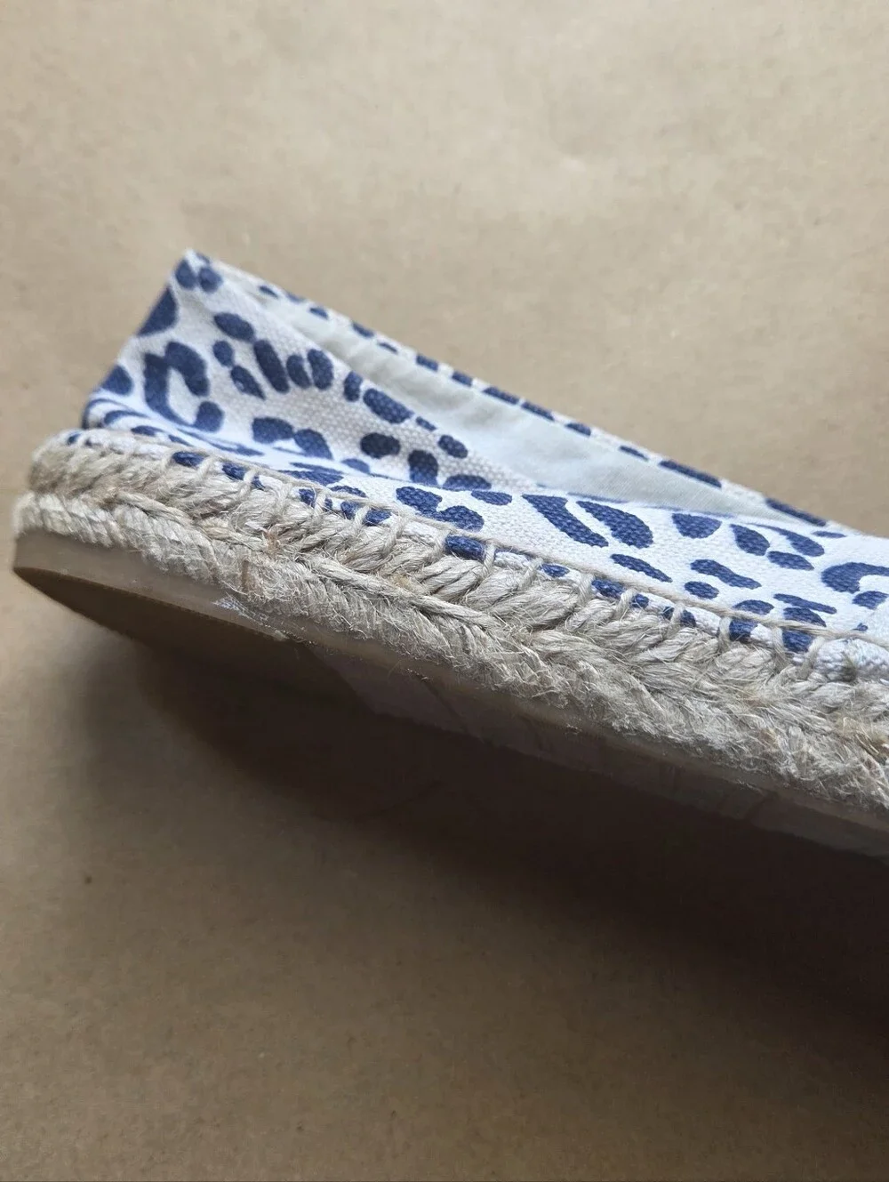 Sam Elderman Verona Slip-on Espadrille Blue & Cream Leopard Print Size 8